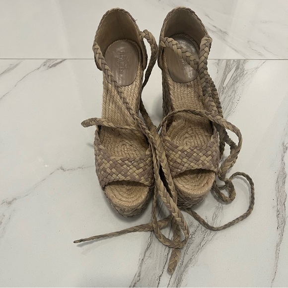 Hermes Leather Sandals- Size 36; Excellent Condition - Picture 3 of 10